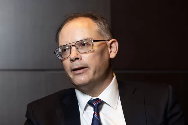Tim Sweeney von Epic ist entschlossen, Apple und Google zu besiegen, wie lange es dauert. Foto von Seongjoon Cho/Bloomberg.
